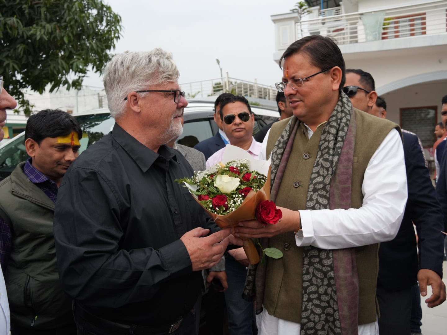 मुख्यमंत्री पुष्कर सिंह धामी से खटीमा में न्यूजीलैंड से आए डेलिगेशन ने की शिष्टाचार भेंट